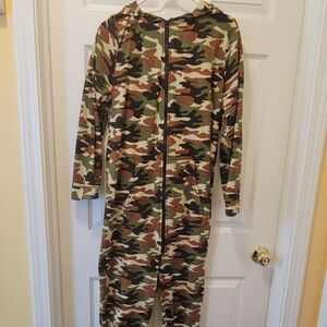 Mens Sz. Med. Camouflage fleece hooded onesie
